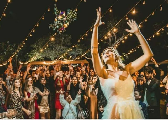 Não jogar o buquê para sua namorada